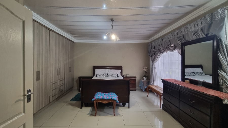 5 Bedroom Property for Sale in White River Ext 49 Mpumalanga