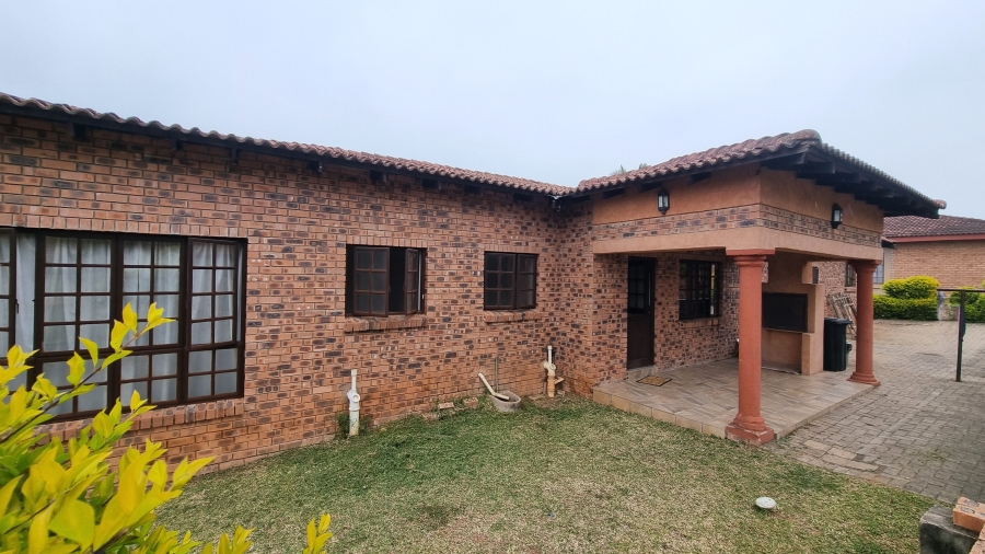 5 Bedroom Property for Sale in White River Ext 49 Mpumalanga