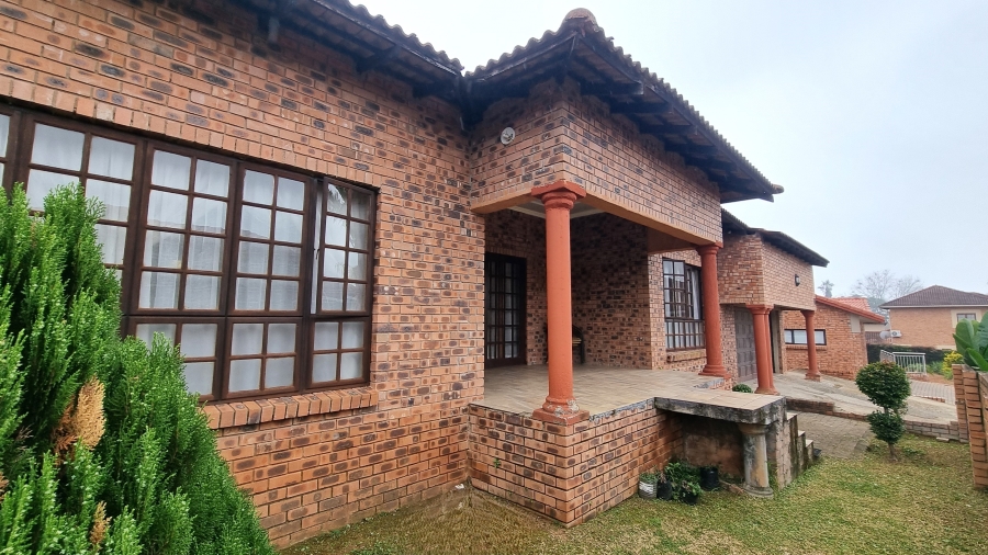 5 Bedroom Property for Sale in White River Ext 49 Mpumalanga
