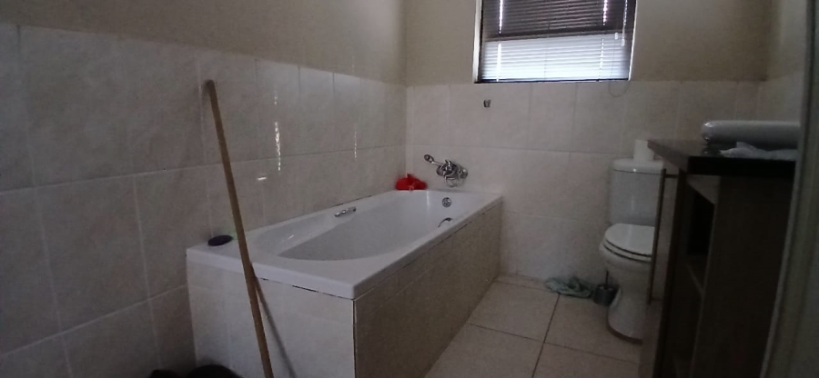 4 Bedroom Property for Sale in Kamagugu Mpumalanga