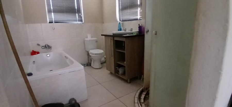 4 Bedroom Property for Sale in Kamagugu Mpumalanga