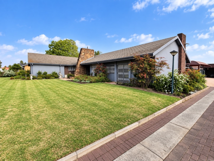 7 Bedroom Property for Sale in Kinross Mpumalanga