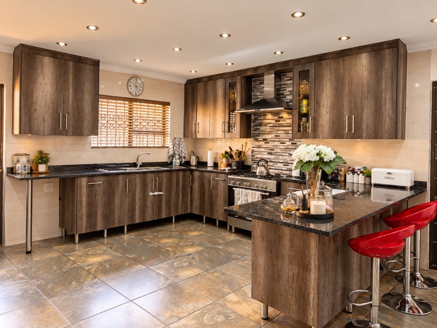 7 Bedroom Property for Sale in Kinross Mpumalanga