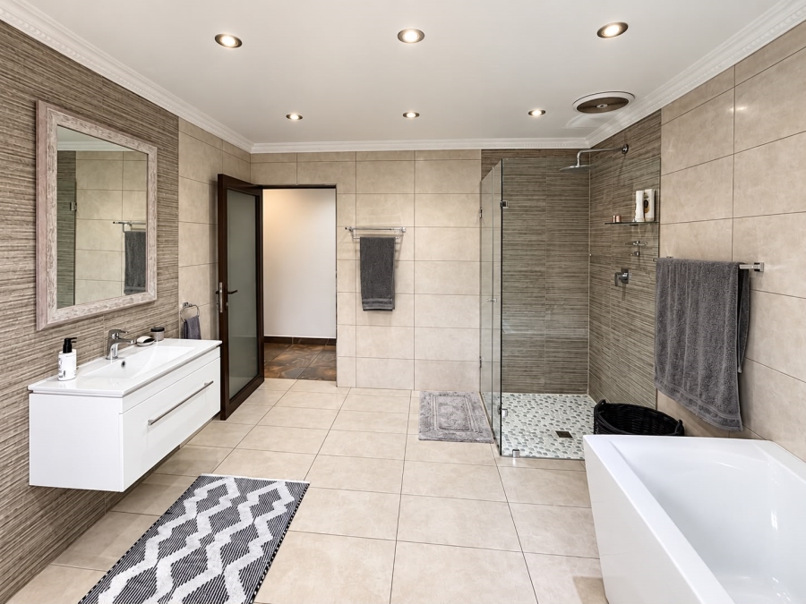 7 Bedroom Property for Sale in Kinross Mpumalanga