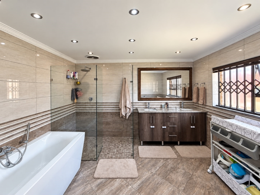 7 Bedroom Property for Sale in Kinross Mpumalanga