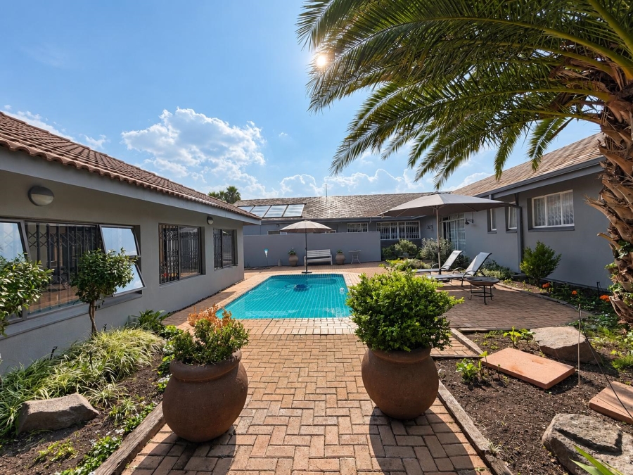 7 Bedroom Property for Sale in Kinross Mpumalanga