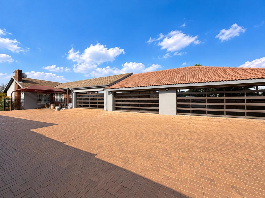 7 Bedroom Property for Sale in Kinross Mpumalanga