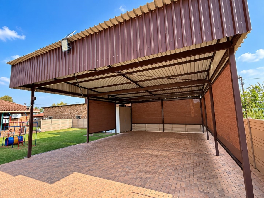 7 Bedroom Property for Sale in Kinross Mpumalanga