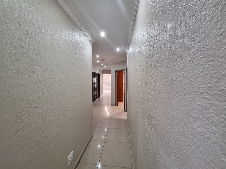 To Let 6 Bedroom Property for Rent in Nelspruit Ext 11 Mpumalanga