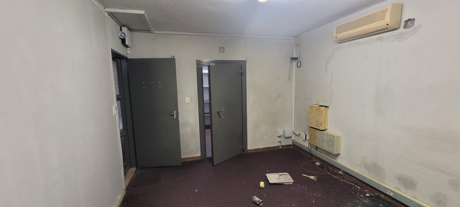 To Let Commercial Property for Rent in White River Mpumalanga