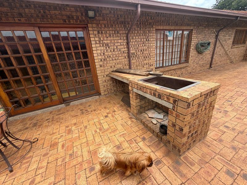 6 Bedroom Property for Sale in Aerorand Mpumalanga