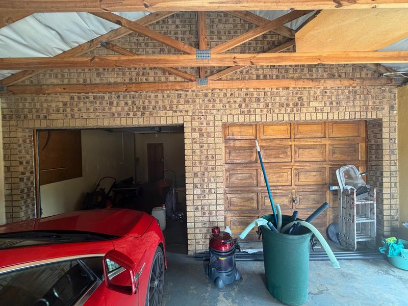 6 Bedroom Property for Sale in Aerorand Mpumalanga