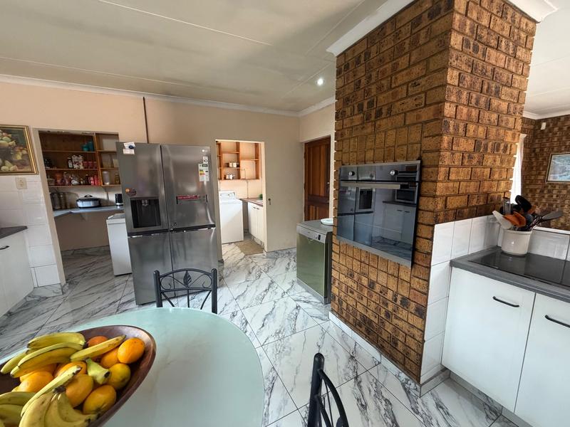 6 Bedroom Property for Sale in Aerorand Mpumalanga