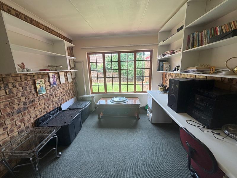 6 Bedroom Property for Sale in Aerorand Mpumalanga