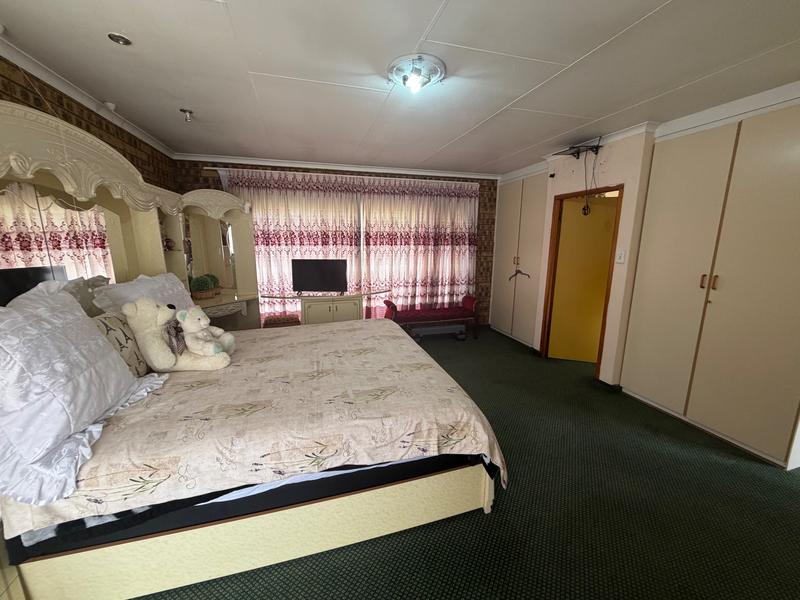 6 Bedroom Property for Sale in Aerorand Mpumalanga