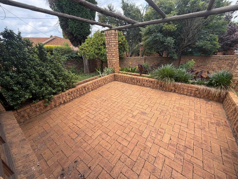 6 Bedroom Property for Sale in Aerorand Mpumalanga