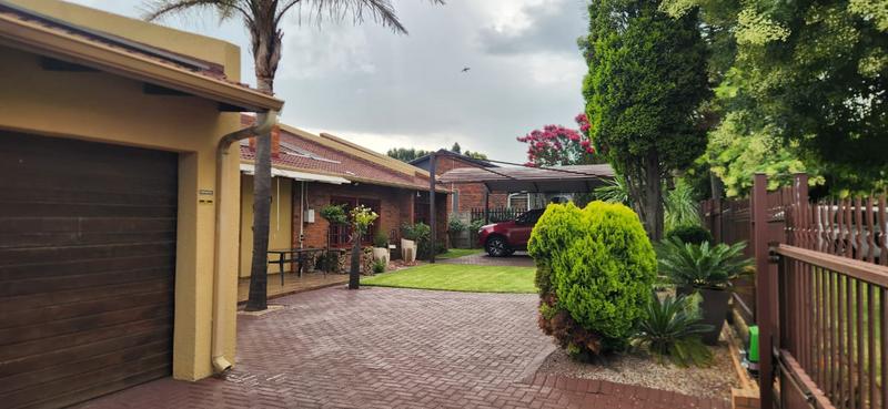 5 Bedroom Property for Sale in Secunda Mpumalanga