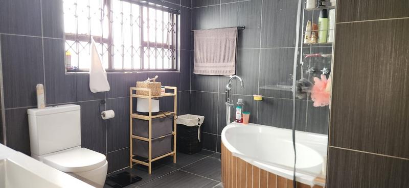 5 Bedroom Property for Sale in Secunda Mpumalanga