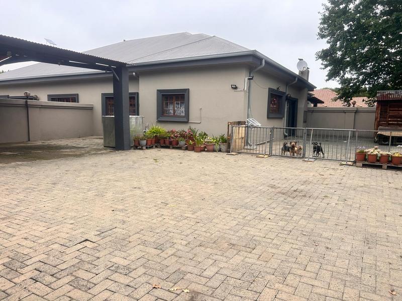 6 Bedroom Property for Sale in Standerton Mpumalanga