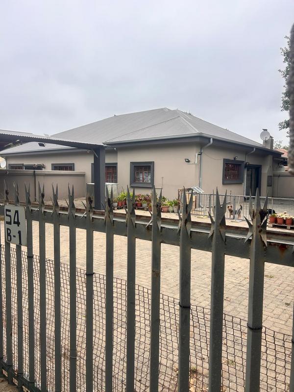 6 Bedroom Property for Sale in Standerton Mpumalanga
