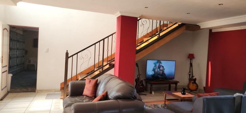 6 Bedroom Property for Sale in Secunda Mpumalanga