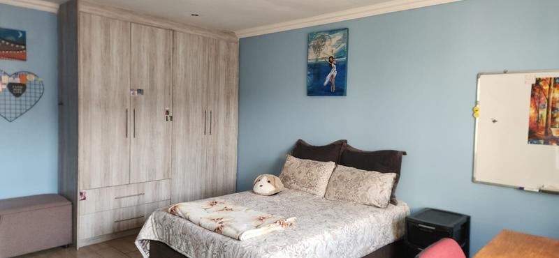 6 Bedroom Property for Sale in Secunda Mpumalanga