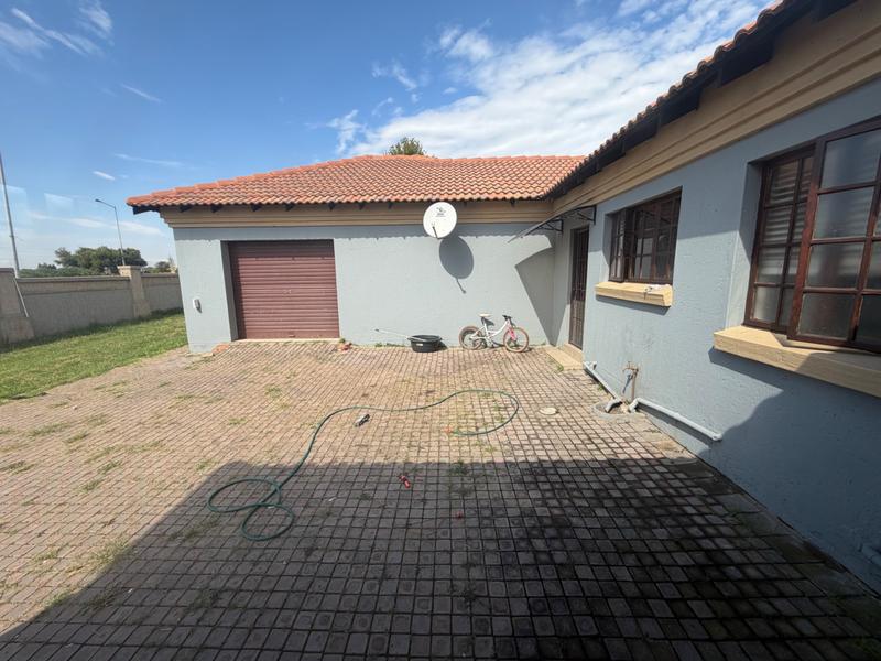 4 Bedroom Property for Sale in Aerorand Mpumalanga