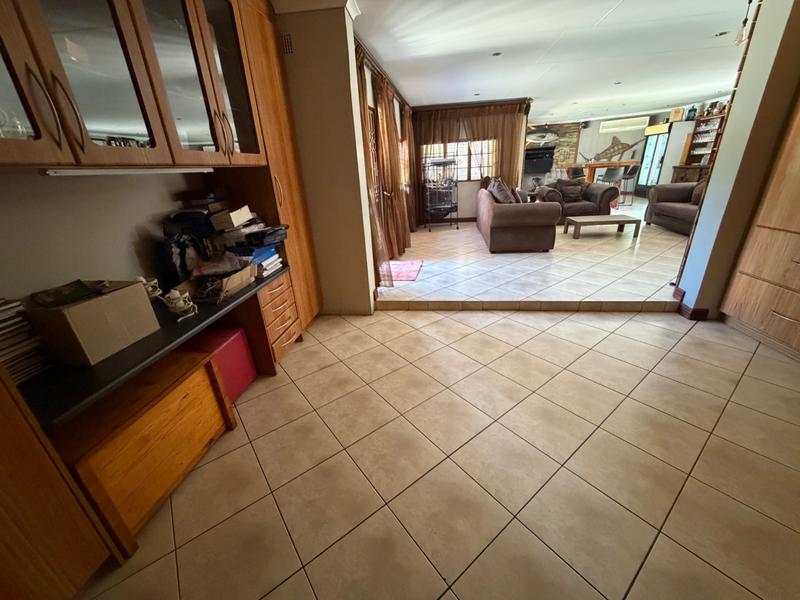 6 Bedroom Property for Sale in Clubville Mpumalanga