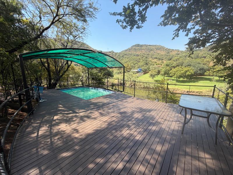 8 Bedroom Property for Sale in Presidentsrus Mpumalanga