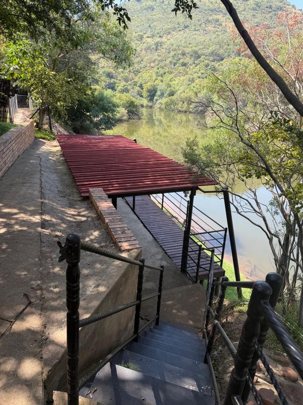 8 Bedroom Property for Sale in Presidentsrus Mpumalanga