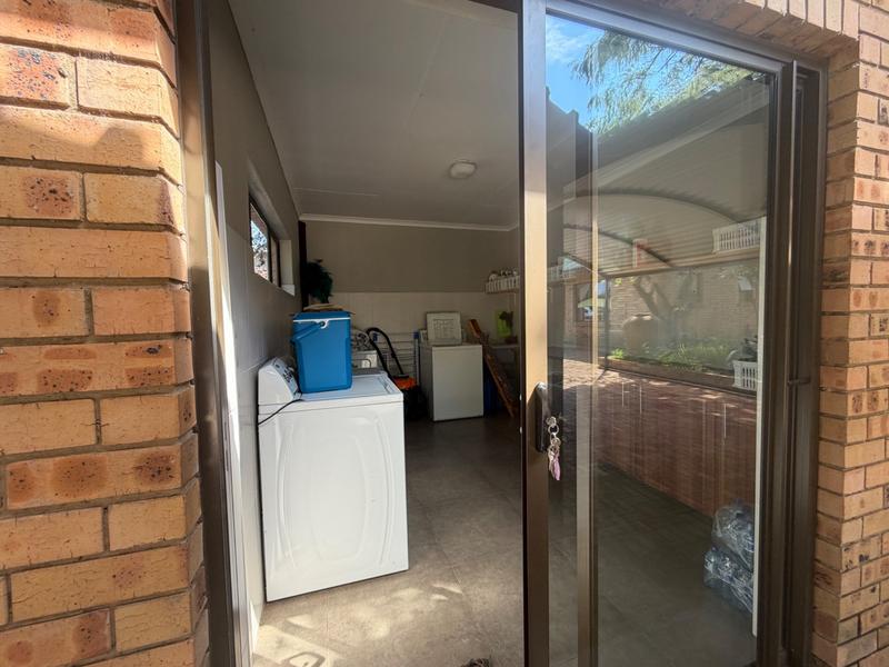 8 Bedroom Property for Sale in Presidentsrus Mpumalanga