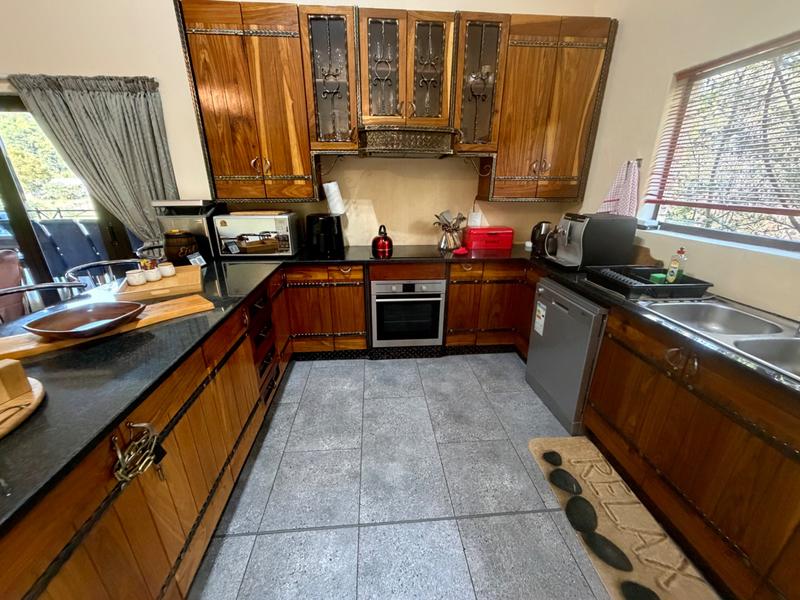 8 Bedroom Property for Sale in Presidentsrus Mpumalanga