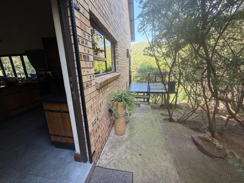 8 Bedroom Property for Sale in Presidentsrus Mpumalanga