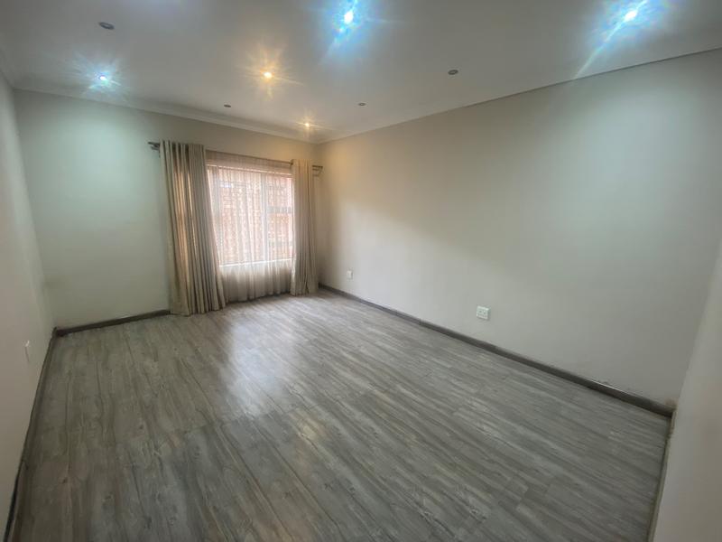 5 Bedroom Property for Sale in Eastdene Mpumalanga