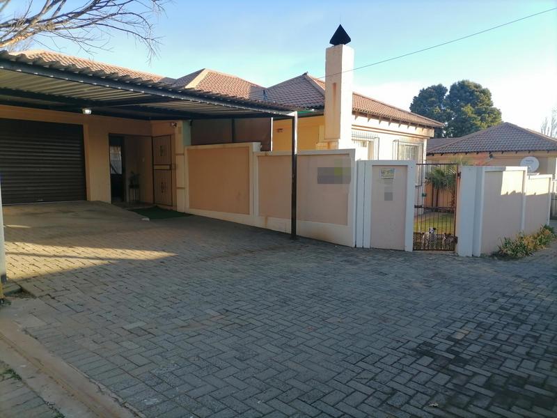 2 Bedroom Property for Sale in Ermelo Mpumalanga