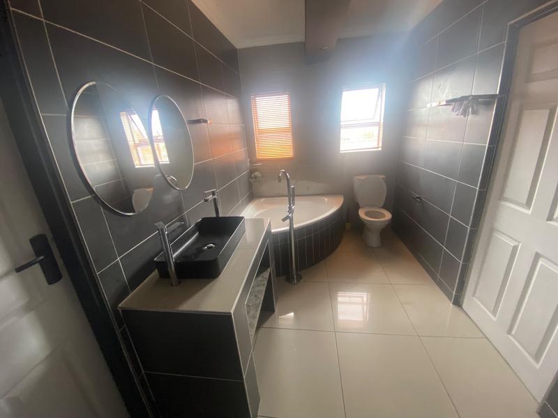 7 Bedroom Property for Sale in Mineralia Mpumalanga