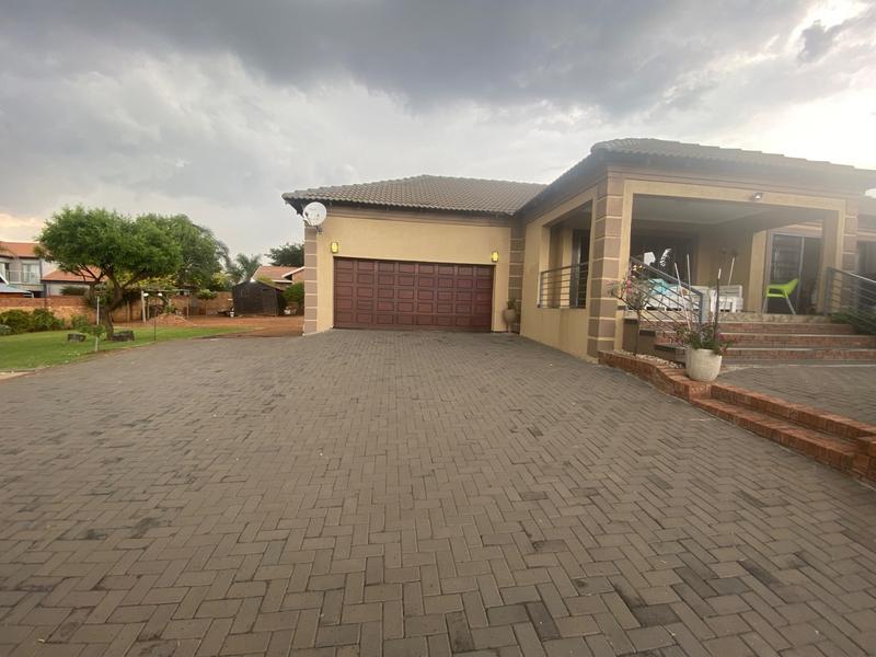 4 Bedroom Property for Sale in Aerorand Mpumalanga