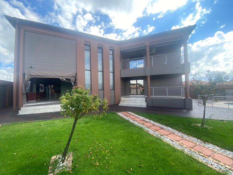 6 Bedroom Property for Sale in Aerorand Mpumalanga