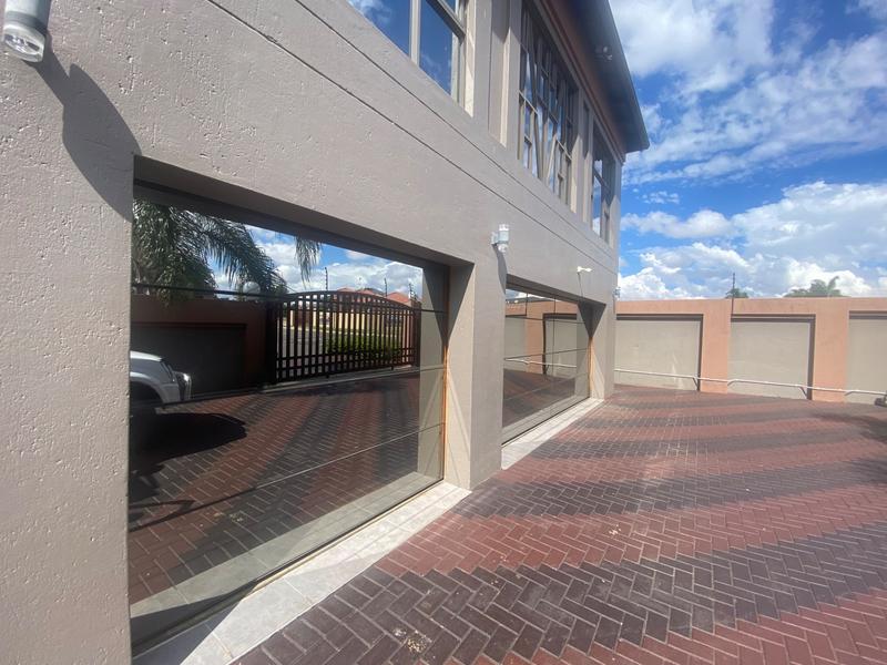 6 Bedroom Property for Sale in Aerorand Mpumalanga