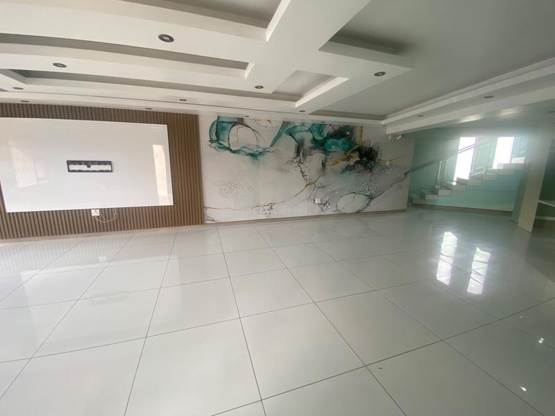 6 Bedroom Property for Sale in Aerorand Mpumalanga