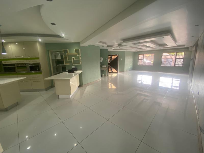 6 Bedroom Property for Sale in Aerorand Mpumalanga