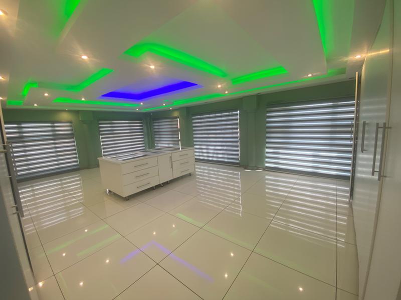 6 Bedroom Property for Sale in Aerorand Mpumalanga
