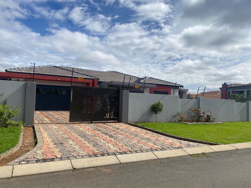 4 Bedroom Property for Sale in Aerorand Mpumalanga