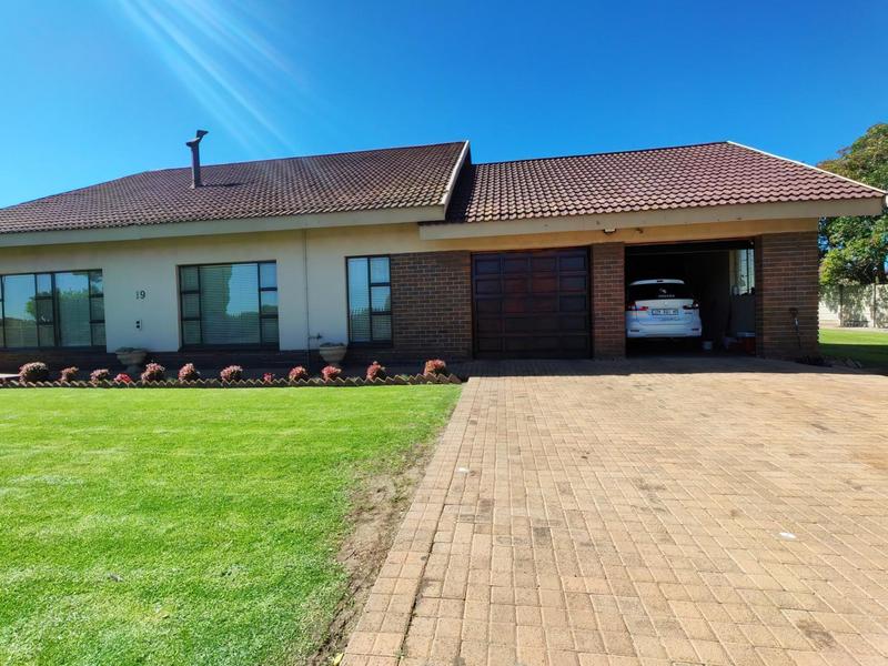 3 Bedroom Property for Sale in Ermelo Mpumalanga