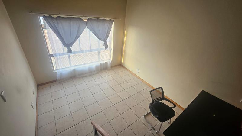 1 Bedroom Property for Sale in Witbank Ext 10 Mpumalanga