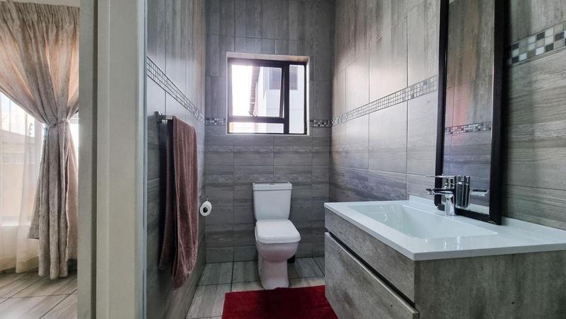 5 Bedroom Property for Sale in Aerorand Mpumalanga