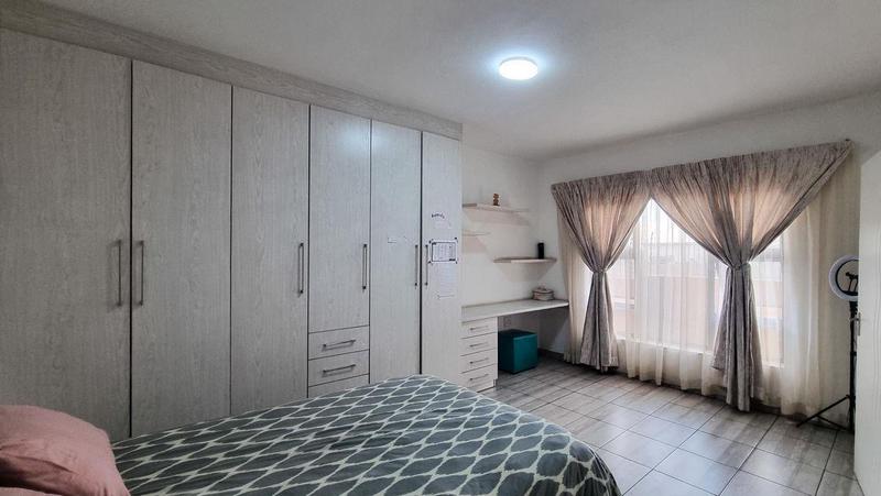 5 Bedroom Property for Sale in Aerorand Mpumalanga