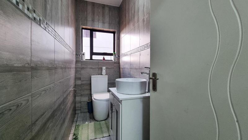 5 Bedroom Property for Sale in Aerorand Mpumalanga