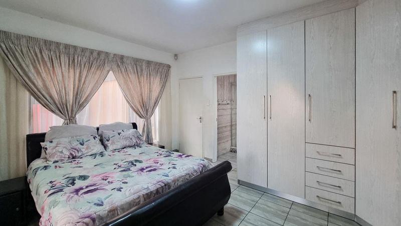 5 Bedroom Property for Sale in Aerorand Mpumalanga