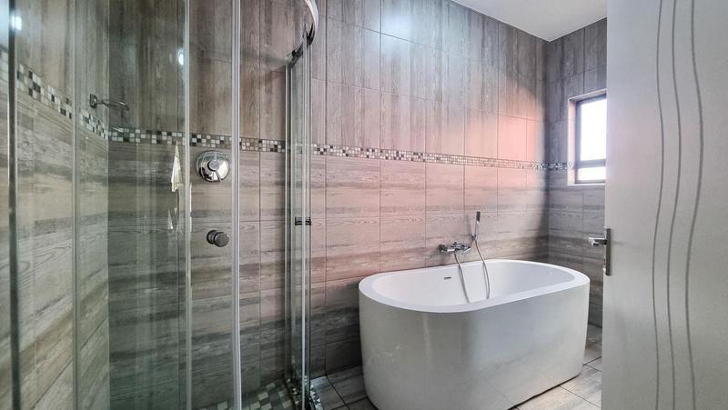5 Bedroom Property for Sale in Aerorand Mpumalanga